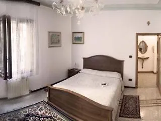 Appartement Frari 2 *